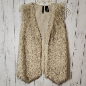 🎅New Directions Cream Faux Fur Vest Medium